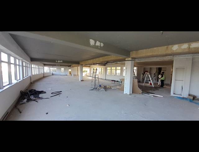 404M² OFFICE TO LET IN LA LUCIA RIDGE